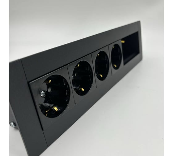 Изображение товара Встраиаемая модульная розетка Inrior на 4 EURO и свободные модули под стандарт Legrand 45x45 LD-06-20