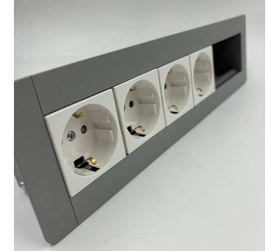 Изображение товара Встраиаемая модульная розетка Inrior на 4 EURO и свободные модули под стандарт Legrand 45x45 LD-06-80