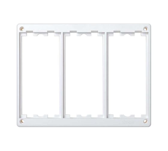 Изображение товара Рамка Simon на 3 S-модуля к монт.коробкам SM350, SM360, Сима Класик, белый SM302-9