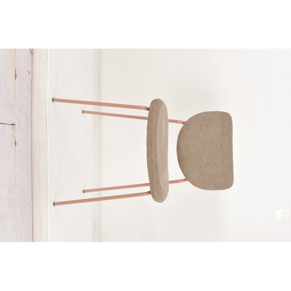 Изображение товара Стул для кухни обеденный Груп Gigi коричневый с розовыми ножками стиль модерн