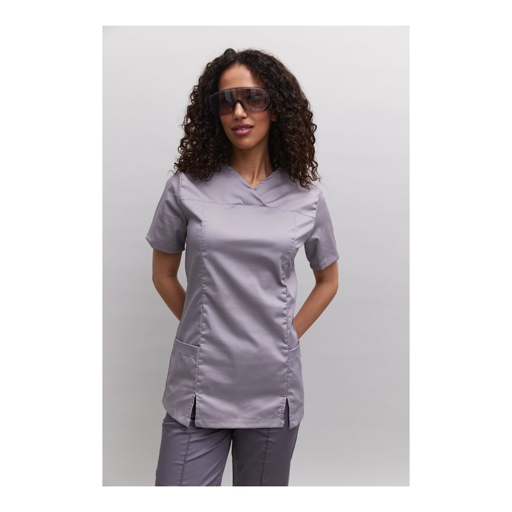 Изображение товара Женская серая блуза Вена-2 из смесовой ткани с карманами для размеров 56-58