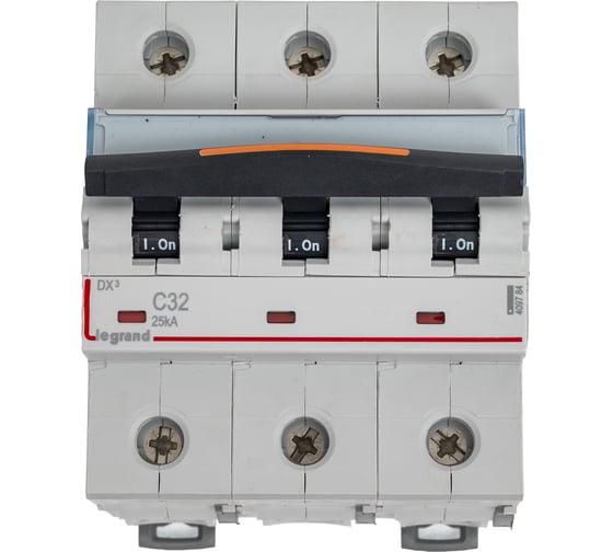 Изображение товара Автоматический выключатель Legrand DX³ 25 кА тип характеристики С 3П 400 В~ 32 А 4,5 модуля 409784