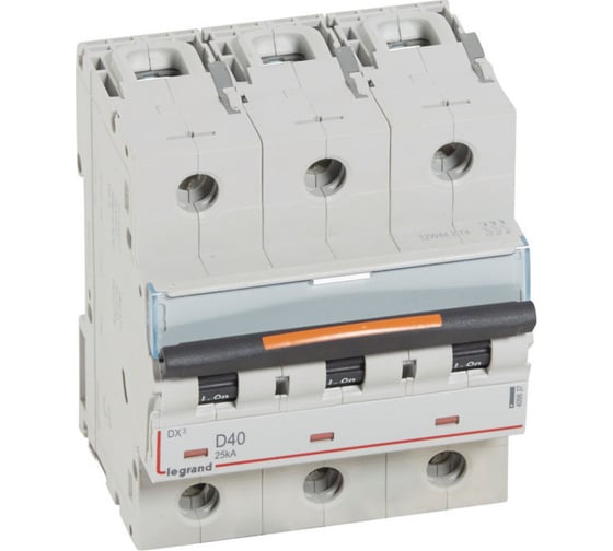 Изображение товара Автоматический выключатель Legrand DX³ 25 кА тип характеристики D 3П 400 В~ 40 А 4,5 модуля 409837