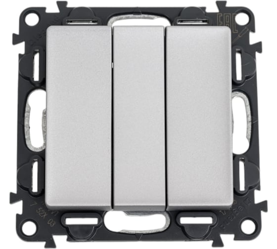 Изображение товара Выключатель трехклавишный Legrand Valena LIFE 10АХ 250В с лицевой панелью, винтовые зажимы, алюминий 752603