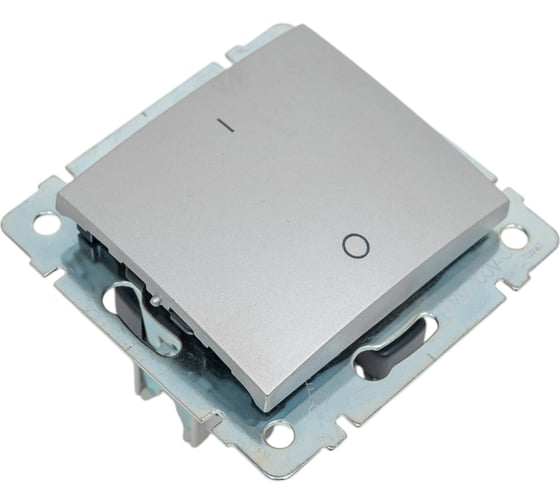 Изображение товара Переключатель Legrand одноклавишный трёхполюсный Legrand Valena 10А 400В безвинтовые зажимы алюминий 770103