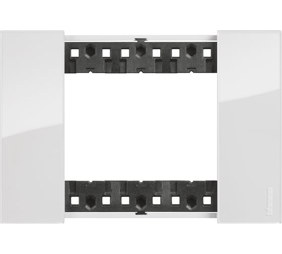 Изображение товара Декоративная рамка Bticino LIVING NOW 3 модуля. Цвет "Лед" KA4803DW