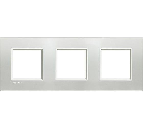 Изображение товара Рамка прямоугольная Bticino Livinglight 3 поста, цвет Серебро LNA4802M3AG