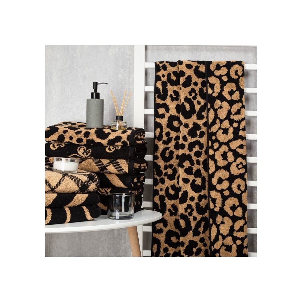 Изображение товара Махровое полотенце Этель Леопард 70x130 см из 100% хлопка с высокой плотностью