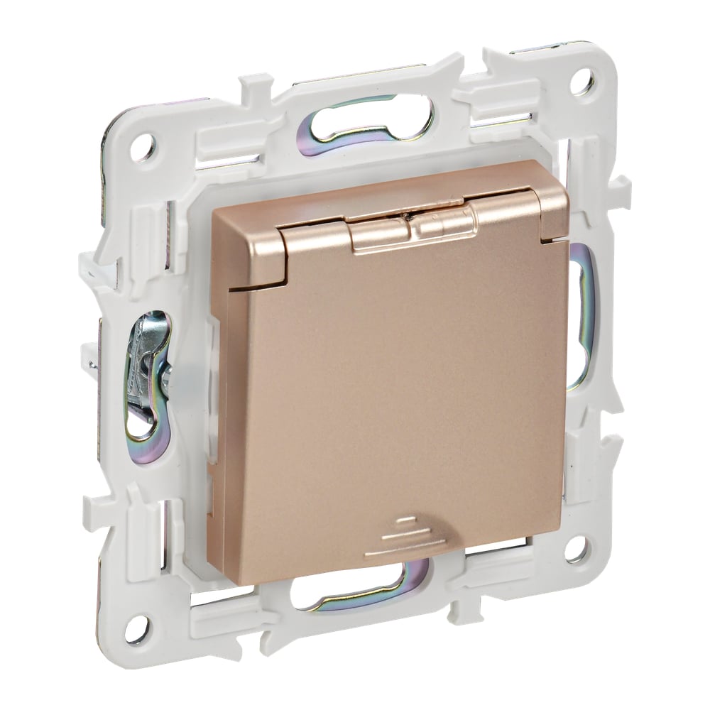 Изображение товара Розетка IEK SKANDY SK-R11Sa заземляющий контакт, шторки, крышка, 16А, IP44, песочный SK-R16-16-44-K98