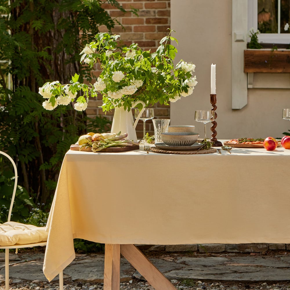 Изображение товара Скатерть Этель Home 146x180 см молочная из саржи плотностью 250 г/м²