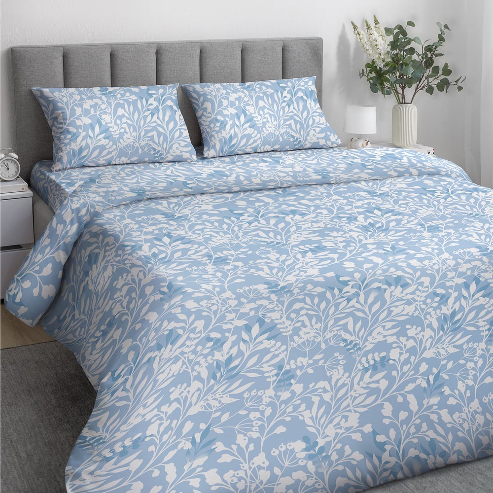 Изображение товара Комплект постельного белья Семейный Лепесток 105 г/м² бело-голубой поплин