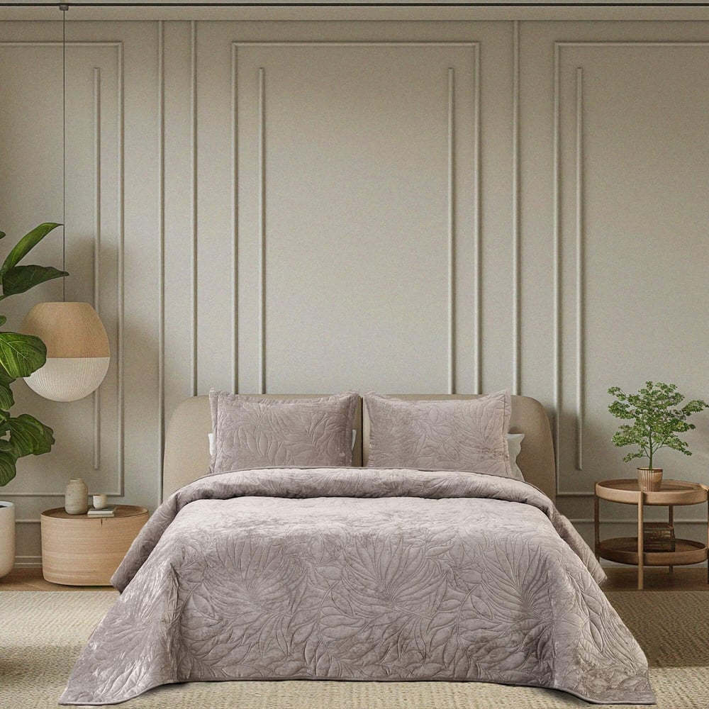 Изображение товара Покрывало Евро с наволочками The Eleventh Kingdom крем велюр 240x260