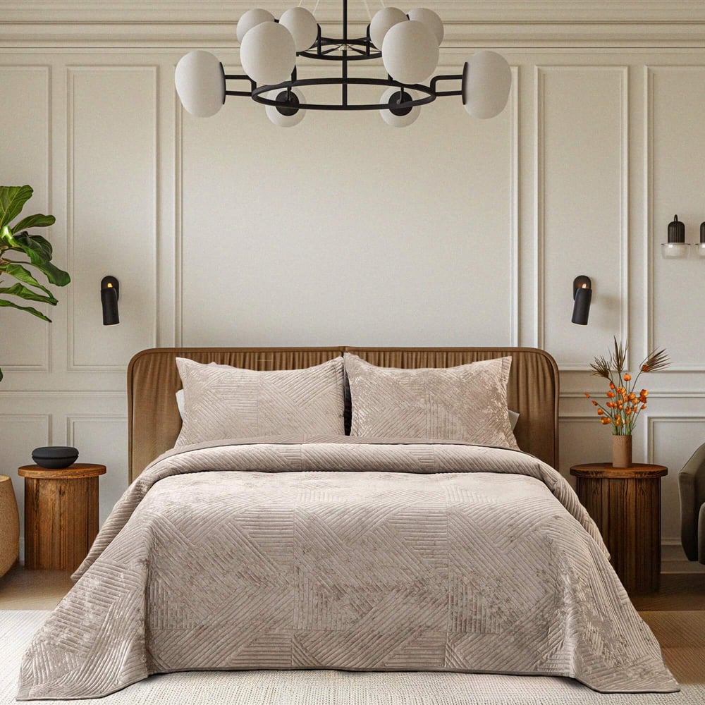 Изображение товара Покрывало Евро с наволочками The Eleventh Kingdom велюр 240x260 крем