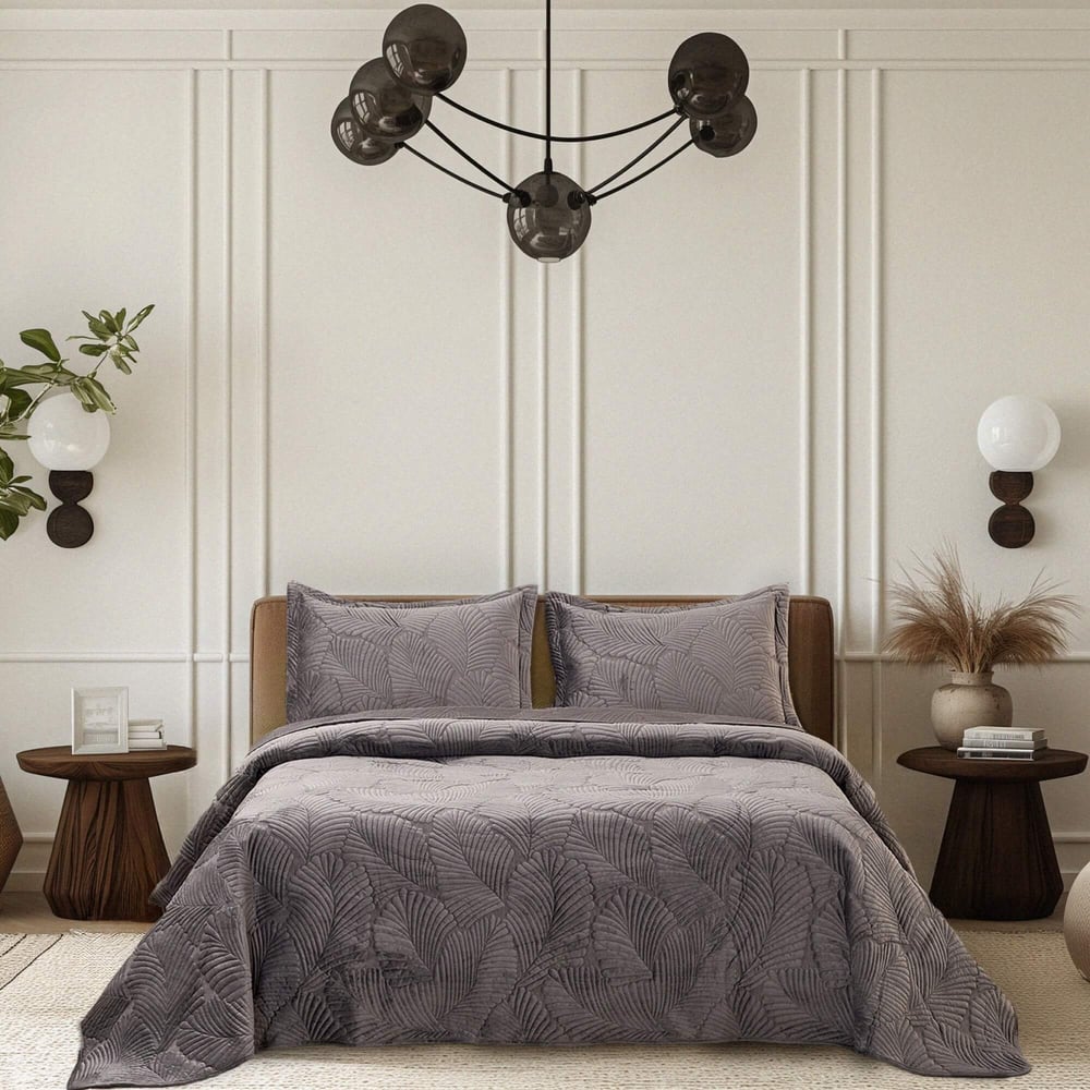 Изображение товара Покрывало The Eleventh Kingdom Евро 240x260 антрацит с наволочками 50x70