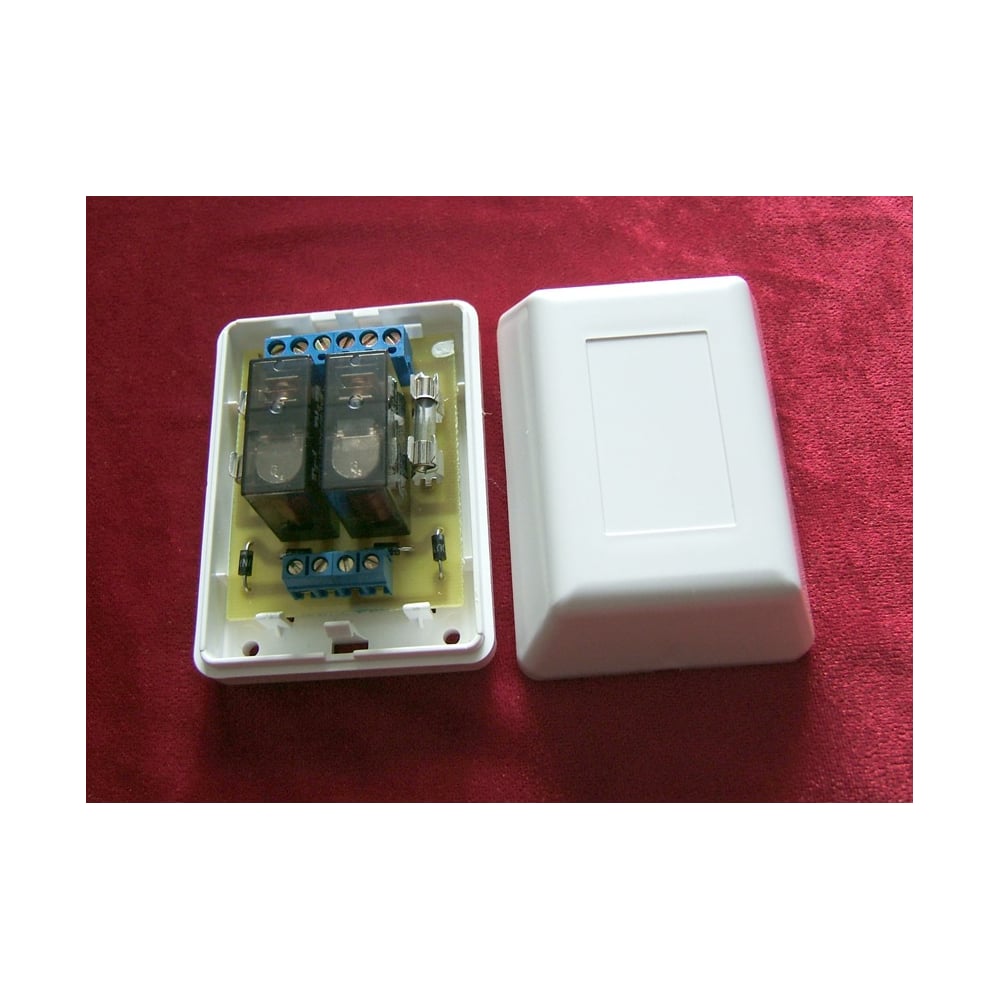 Изображение товара Устройство управления и коммутации УУК-12-04 для сигнализации