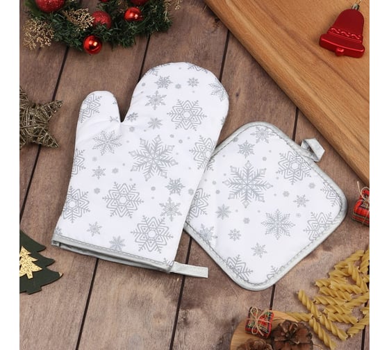 Изображение товара Кухонный набор из 2 предметов Доляна Снежинки серебро, прихватка 17*17 см, варежка 26*16 см, 100% п/э 9446106