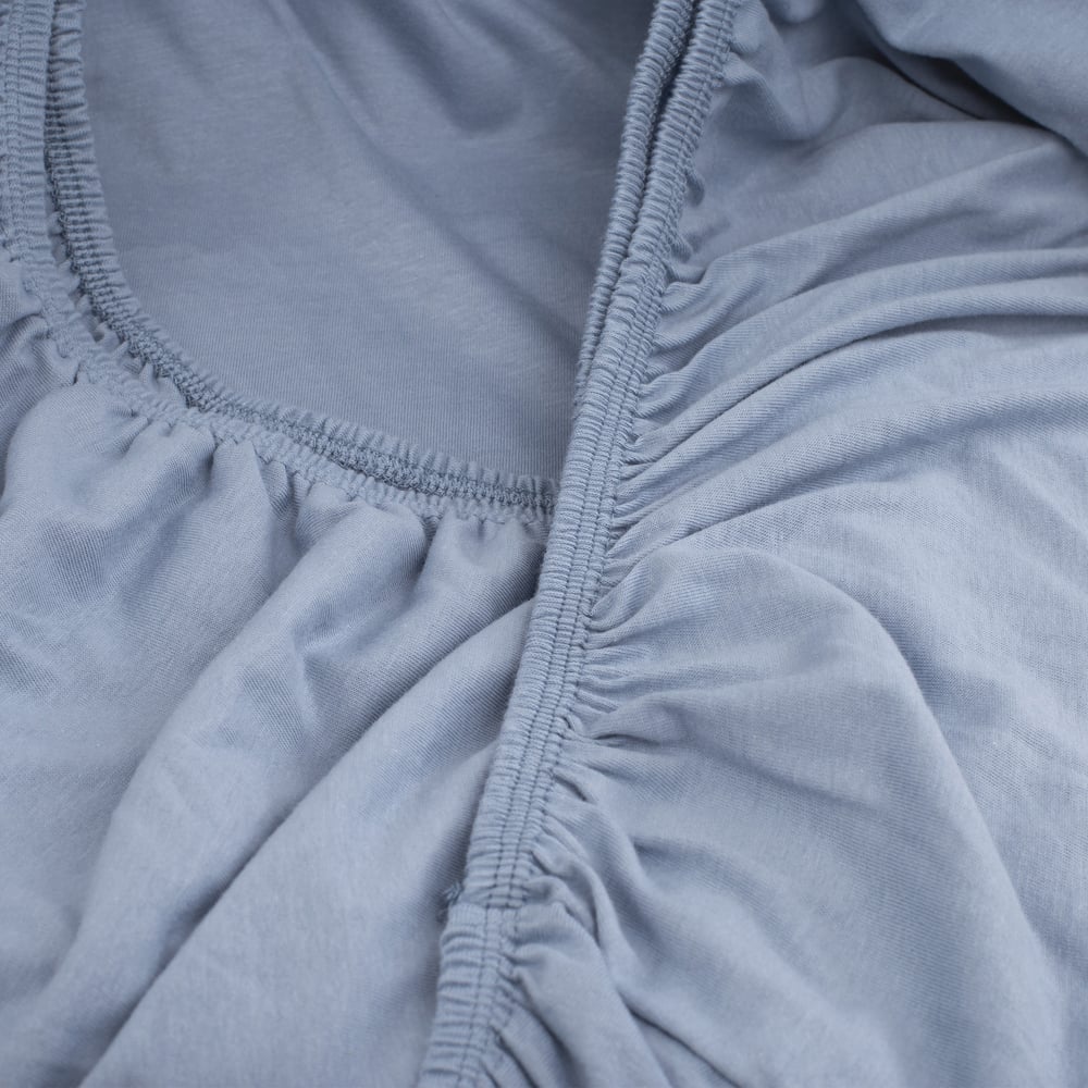 Изображение товара Простыня на резинке KUPU-KUPU CANDY 160х200х25 см, трикотажная, пепельно-голубой KPC-160/пепельно-голубой