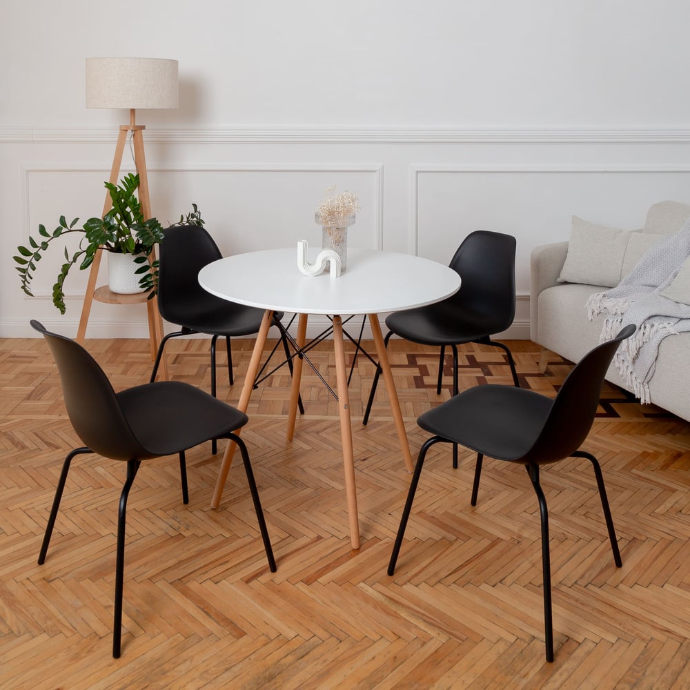 Изображение товара Комплект пластиковых стульев DERSTUHL Elegant Black Eames 4 шт черный