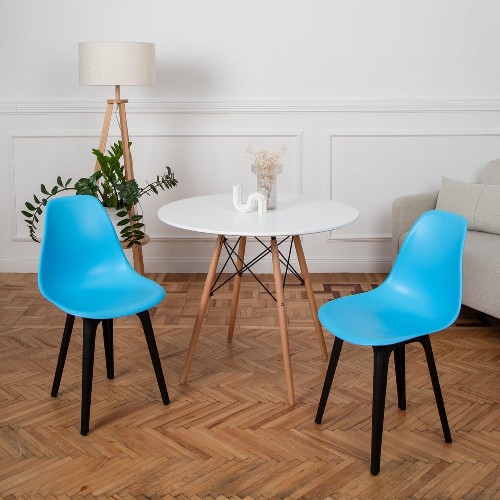 Стул DERSTUHL Plast Eames, голубой, комплект из 2 штук DSL044.008.2 — это современное решение для интерьера. Изготовленные из прочного полипропилена, эти стулья обладают высокой устойчивостью и способны выдерживать нагрузку до 150 кг. Прямоугольная форма спинки и сиденья обеспечивает комфортную посадку, а высота стула в 820 мм позволяет удобно разместиться за столом. Голубой цвет обивки и черный каркас создают стильный контраст, который гармонично впишется в любой интерьер. Компактные размеры стула (450х460х830 мм) делают его идеальным для небольших пространств. В комплекте идет два стула, что позволяет сэкономить на покупке дополнительных единиц мебели.