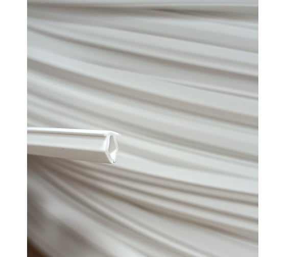 Изображение товара Заглушка паза штапика для окон и дверей ПВХ KOMFORT москитные системы грибок, усиленная, белая, 3 м ЗГУ03916