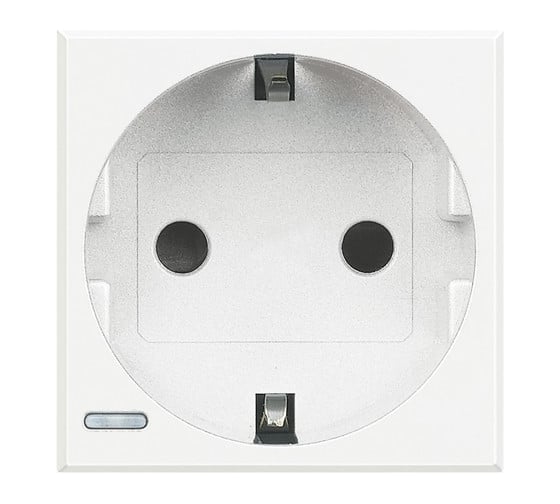 Изображение товара Розетка Bticino Axolute 2К+З, 10/16 А 250 В с боковыми заземляющими контактами Schuko, с экранированными контактами, цвет белый, немецкий стандарт HD4141