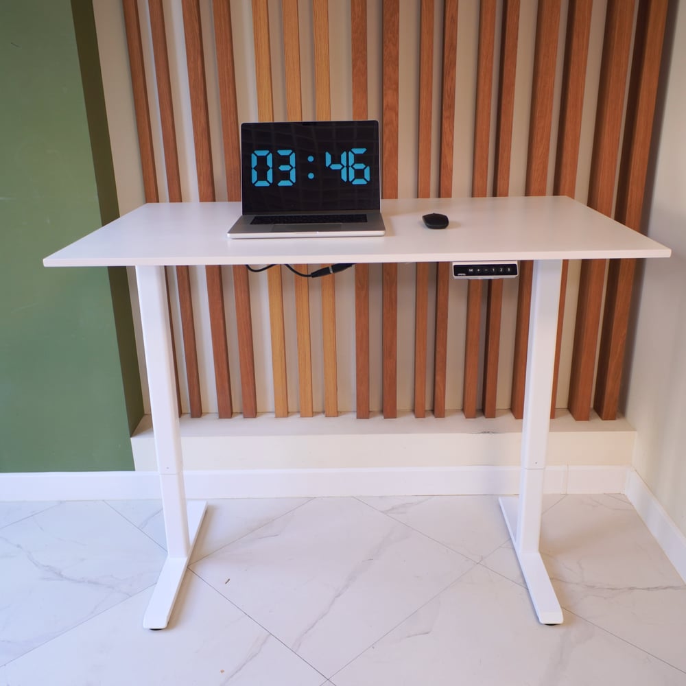 Изображение товара Компьютерный стол с регулируемой высотой UPSTOL ONE белый 145x80 см