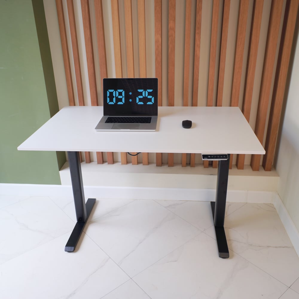 Изображение товара Компьютерный стол с регулируемой высотой UPSTOL ONE черный и белый 145x80