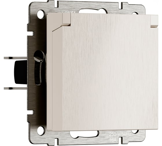 Изображение товара Розетка влагозащищенная с заземлением с защитной крышкой и шторками WERKEL (перламутровый рифленый) a069601