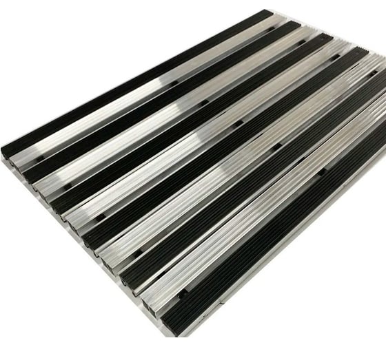 Изображение товара Грязезащитная придверная решетка ООО ПК ЦентрВход Эксперт резина-широкий скребок, черный, 900x600 мм 731EX017