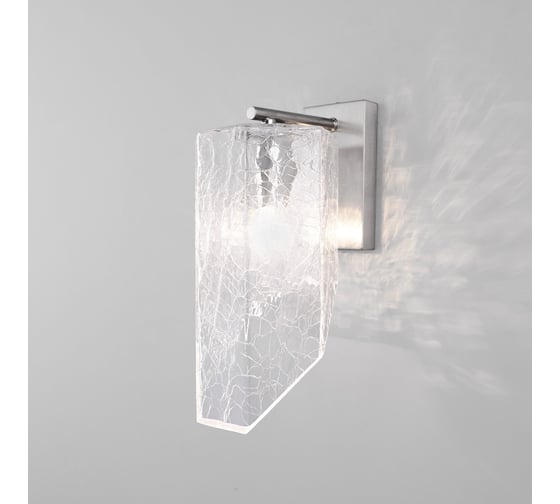 Изображение товара Настенный светильник Bogate's Iceberg с плафоном из фактурного стекла 381/1 никель/прозрачный a069621