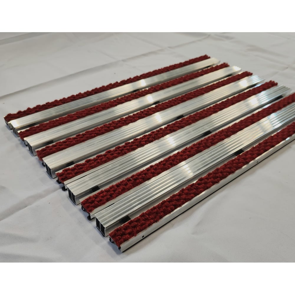 Изображение товара Грязезащитная придверная решетка ООО ПК ЦентрВход Эксперт ворс-широкий скребок, цвет красный, размер 590x390 мм 731EX058