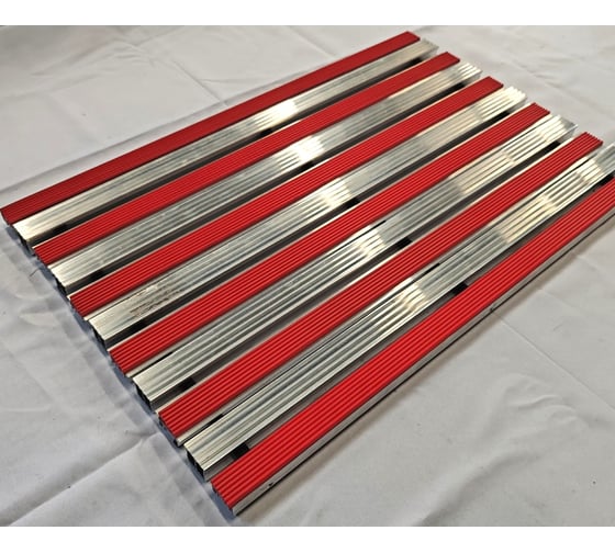 Изображение товара Грязезащитная придверная решетка ООО ПК ЦентрВход Эксперт резина-широкий скребок, цвет красный, размер 1200x600 мм 731EX117