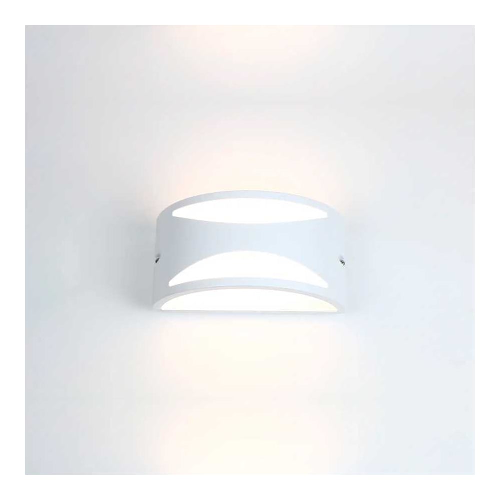 Изображение товара Фасадный светильник General Lighting Systems Глоусфера двойной передний рассеиватель (220*180*121), GWL-GX53-M-IP65, патрон GX53, под лампу до 50Вт, корпус металл+пластик, белый 662482