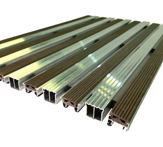 Изображение товара Грязезащитная придверная решетка ООО ПК ЦентрВход Эксперт резина-широкий скребок, коричневый, 590x390 мм 731EX047