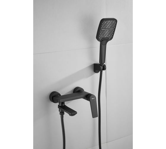 Изображение товара Смеситель для ванны BELZ короткий излив, латунь, черный B60533-7