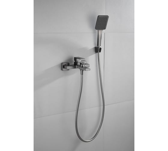 Изображение товара Смеситель для ванны BELZ короткий излив, латунь, оружейная сталь B60613-3