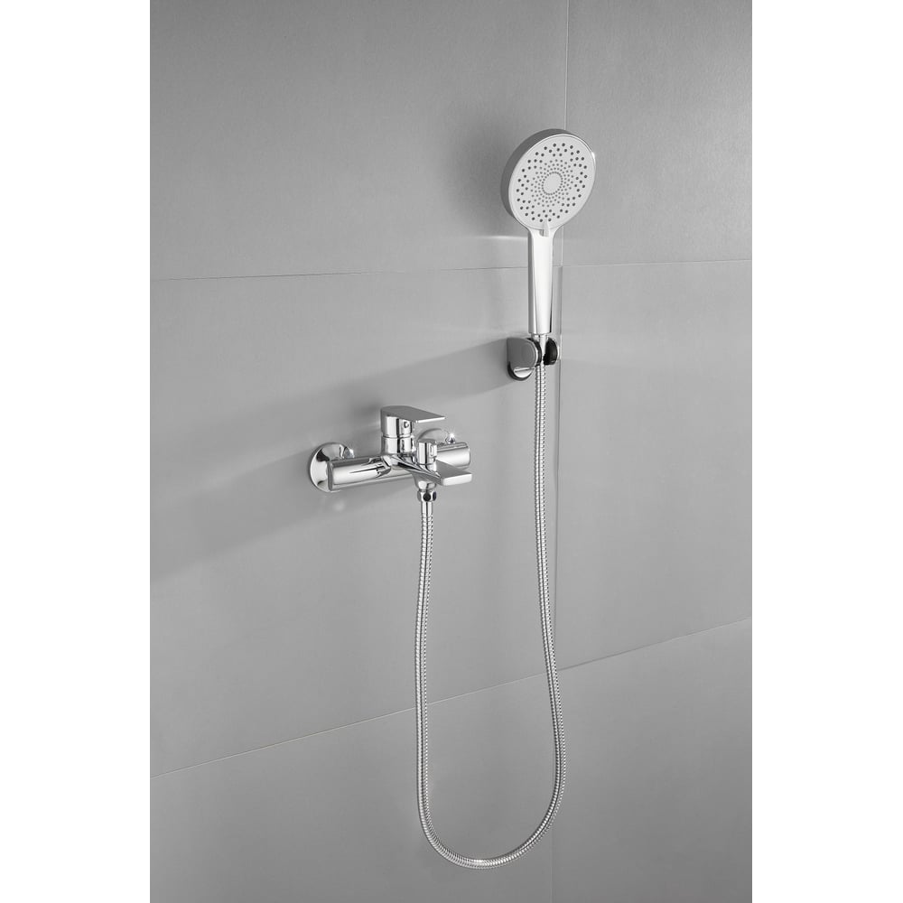 Изображение товара Смеситель для ванны BELZ короткий излив из латуни хром B60678 современный дизайн