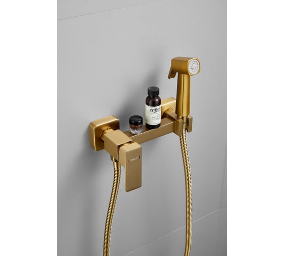 Изображение товара Смеситель с гигиенической лейкой BELZ золотой B55806-5