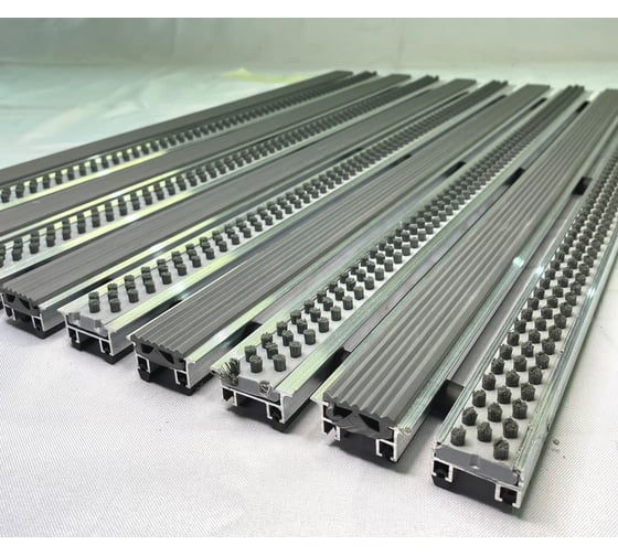 Изображение товара Грязезащитная придверная решетка ООО ПК ЦентрВход Эксперт резина-щетка,(цвет серый), размером 1200x600мм. 731EX075