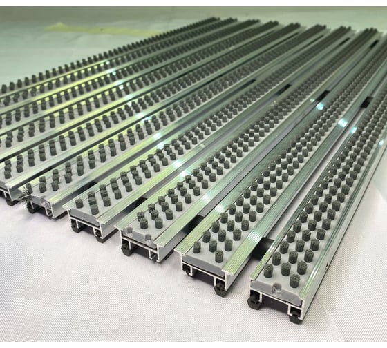 Изображение товара Грязезащитная придверная решетка ООО ПК ЦентрВход Эксперт щетка, (цвет серый), размером 1200x600мм. 731EX073