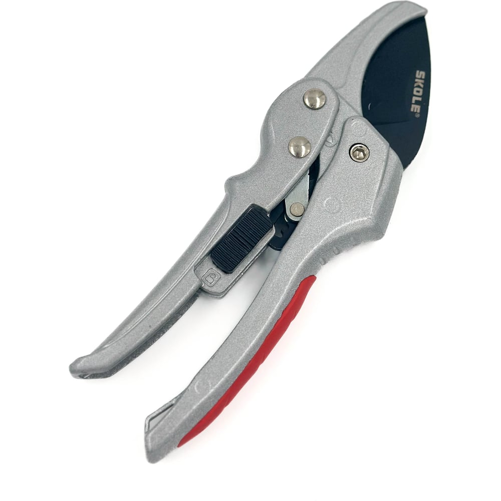 Изображение товара Секатор Skole SEK-811S - надежный садовый инструмент для веток до 30 мм