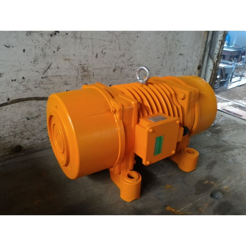 Изображение товара Профессиональный вибратор ВИБРОМАШ ВИ-25-25Б 380В для уплотнения