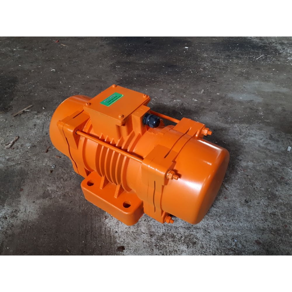 Изображение товара Профессиональный площадочный вибратор ВИБРОМАШ ВИ-20-50НБ 380В высокая мощность