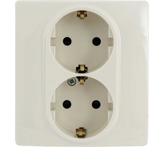 Изображение товара Розетка двойная с заземлением Legrand Etika без шторок, в сборе, 16А, 250В, винтовые зажимы, слоновая кость 672372