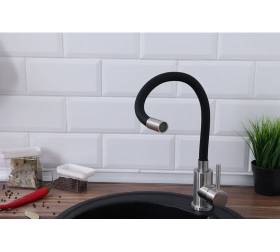 Изображение товара Смеситель для кухни Лангфосс с гибким изливом, черный Alcora SS-SF-204A (Black)