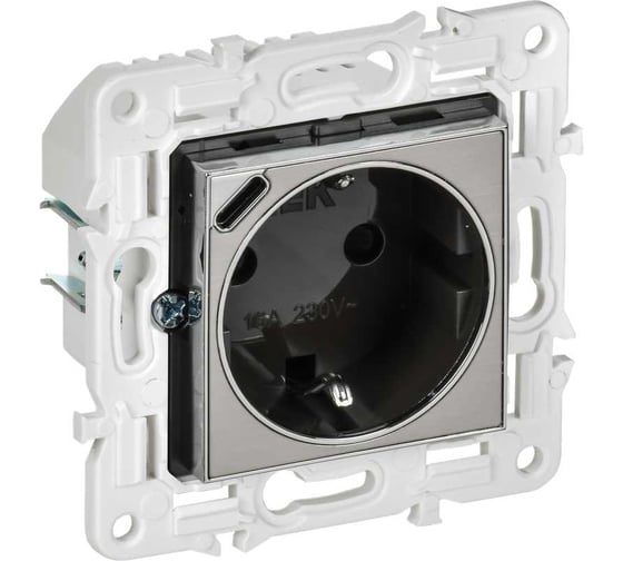Изображение товара Розетка IEK SKANDY с заземлением и шторками, 16А, с USB C, 18Вт, никель SK-R17N SK-R14-16-U14-018-K50