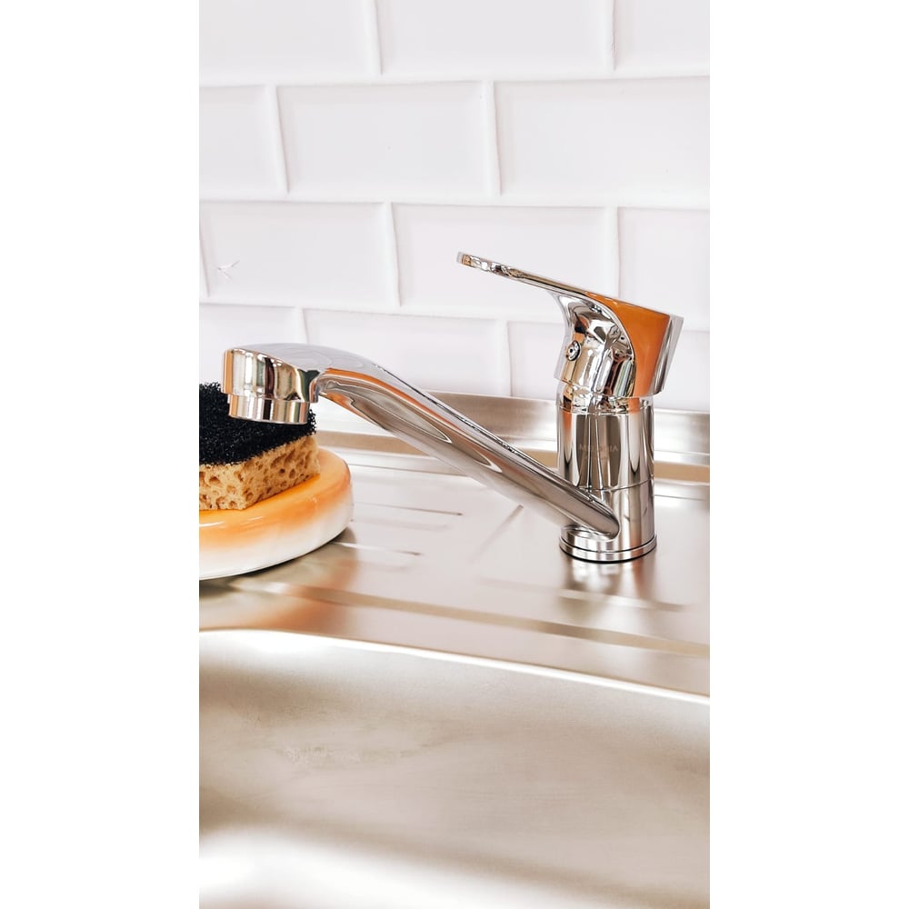 Изображение товара Смеситель для кухни Melodia della vita Rock однорычажный с вращающимся аэратором хром