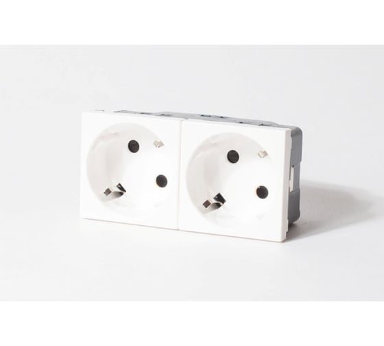 Изображение товара Розетка электрическая SPL 2х2К+З со шторками, с безвинтовым зажимом, под углом 45гр, белый, 1 шт. 200072