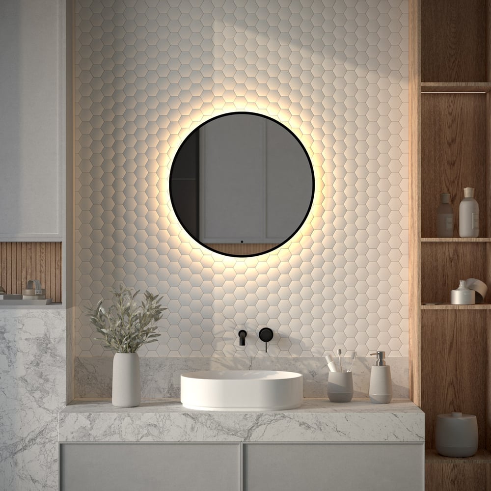 Изображение товара Зеркало с LED-подсветкой DEFESTO 15W, круглая форма, черная рама, серия Aura