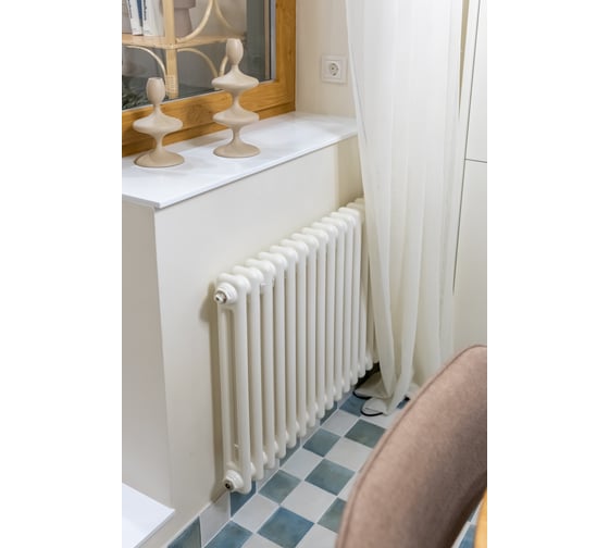 Изображение товара Трубчатый радиатор трехтрубный ТЕПЛОФОРТ ТР3037-14, БП 3/4, белый глянец габаритная высота секции 375 мм (межосевое расстояние 300мм), 14 секций, боковое подключение 3/4”, цвет белый глянец 200042